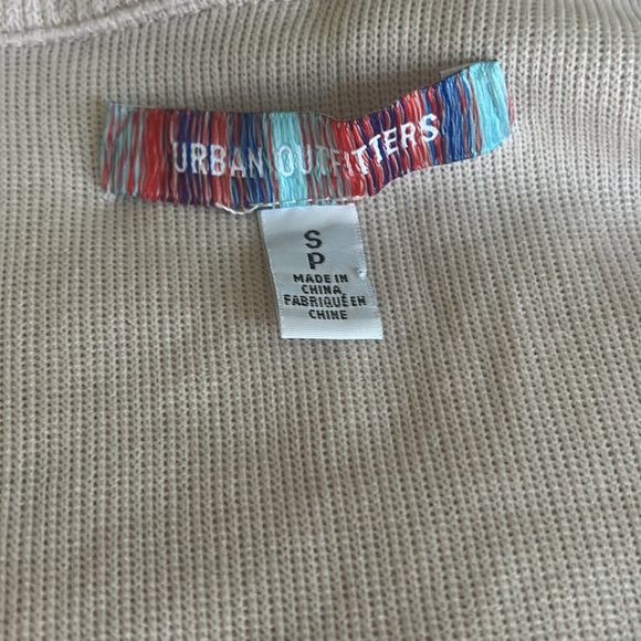 Pale pink Urban outfitters v- neck sweater - Picture 3 of 4